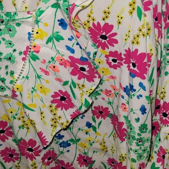 Crown & Ivy Vibrant Floral Spring Ruffle Sleeve Blouse - Picture 8 of 12